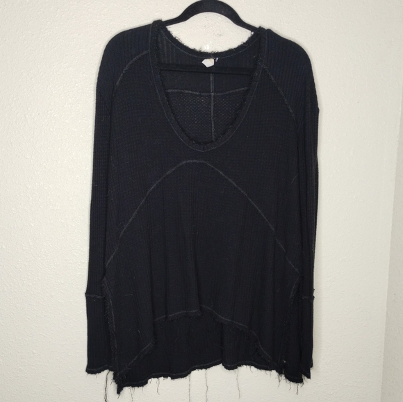 Free People Black Waffle Knit Long Sleeve Raw Hem Shirt Size XS - Picture 1 of 6